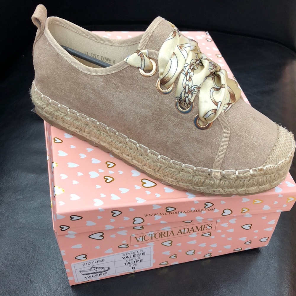 Victoria Adames shoes size 8